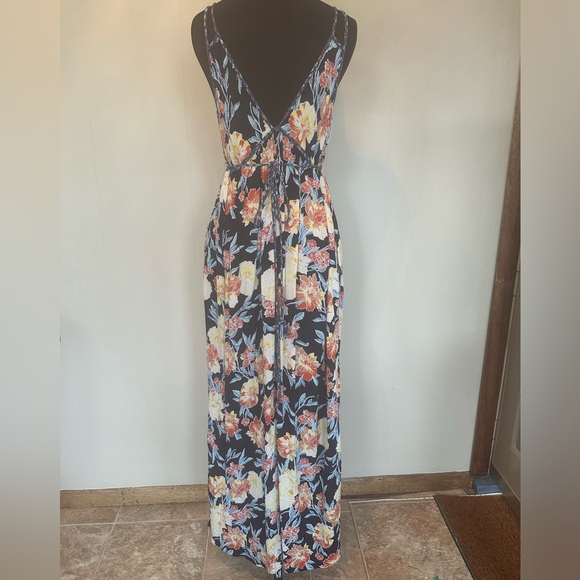 Maxi Dress Size Medium - Picture 4 of 6